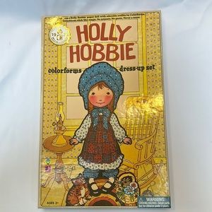 Holly Hobbie 2017 Colorforms Dress Up Set N